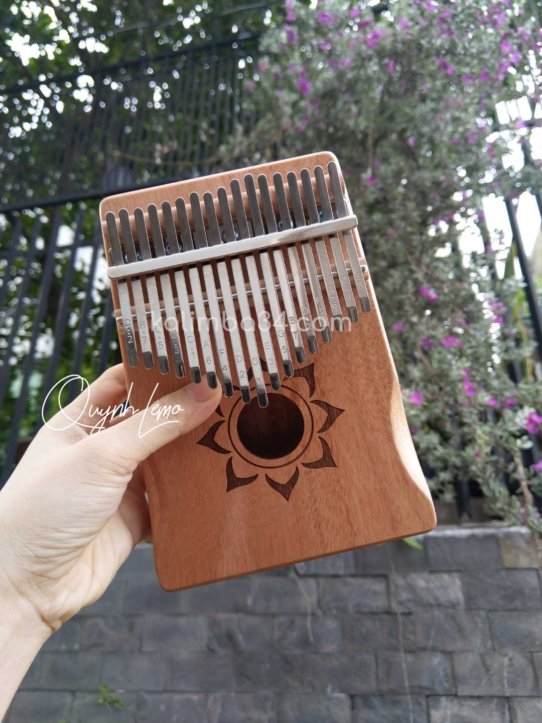 Đàn Kalimba 17 phím Hoa Sen gỗ manhogany cao cấp 05